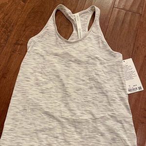 Lululemon NWT size 4.  Essential tank